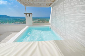 Bellevue Suite with Pool